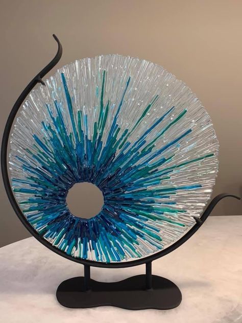 Contemporary Fused Glass Art, Fused Glass Art Ideas, Glasfusing Ideas, Fused Glass Ideas, Glass Art Ideas, Kunst Inspo, Fused Glass Panel, Fused Glass Dishes, Fused Glass Wall Art