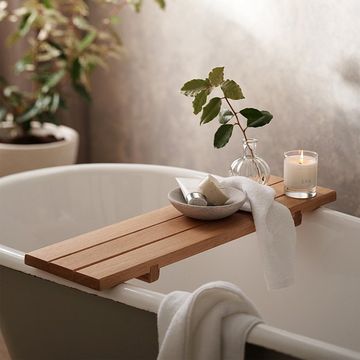 bath trays Tidy Bathroom, Bath Shelf, Wood Bath, Bath Tray, Cabinets And Countertops, White Marble Countertops, Wine Glass Holder, Modern Shower, Stylish Storage Solutions