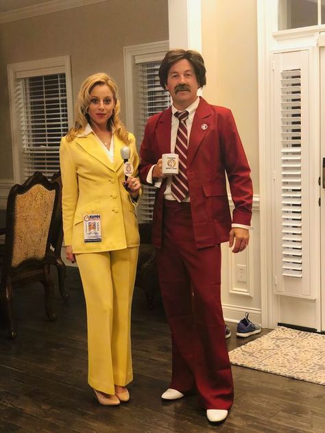 Cool Couple Halloween Costumes, Iconic Couples, Meme Costume, Fashion Costume Halloween, Funny Couple Costumes, Funny Couple Halloween Costumes, Kostum Halloween, Couples Halloween Costumes, Halloween Costumes To Make