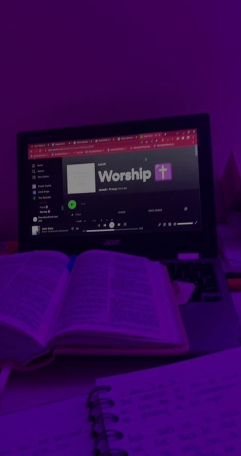 Black Woman Reading Bible Aesthetic, Bible Study Aesthetic Black People, Pray Asthetic Picture, Bible Study Aesthetic With Black Friends, Morning Devotion Aesthetic, Bible Study Vision Board, Chritian Girl Aesthetics, Bible Studies Aesthetic, Christian Vision Board Aesthetic