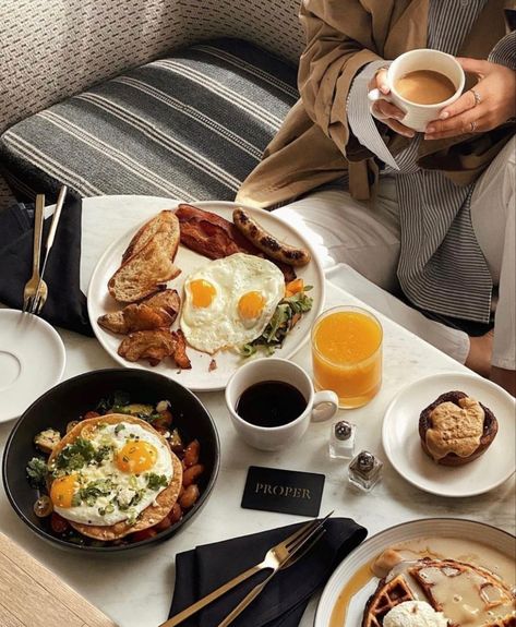 Lifestyle Photography Food, Breakfast Shot, Hotel Breakfast Buffet, Breakfast Diner, Proper Hotel, Brunch Inspiration, Brunch Cafe, Breakfast Photography, Breakfast Cafe