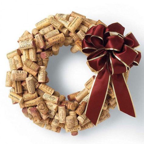 Wreaths Videos, Wine Cork Wreath, Cork Wreath, Wine Cork Projects, Wine Cork Art, Cork Projects, Wine Bottle Corks, Cork Diy, Wine Craft