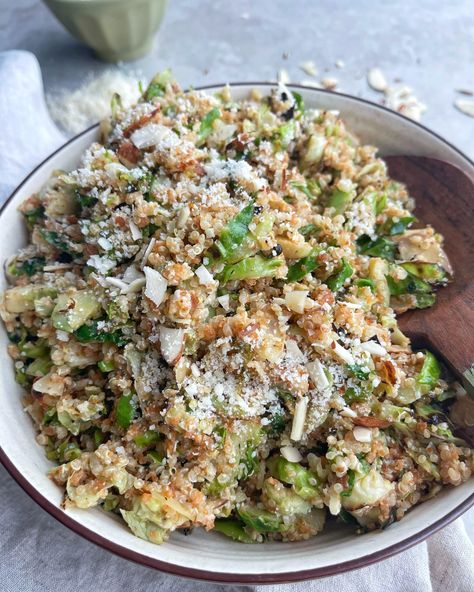 This Warm Brussels Sprout and Quinoa Salad recipe will be your new favorite fall salad! Not only is this shredded sprouts salad so easy to throw together, but it is perfect for meal prep! You can make this and pair it with any protein like grilled chicken, salmon or tofu, or enjoy it as a side dish! Brussels Salad, Baked Brussel Sprouts, Sprouting Quinoa, Fall Salad, Chicken Chopped Salad, Shredded Brussel Sprouts, Warm Salad, Brussels Sprout, Brussel Sprout Salad