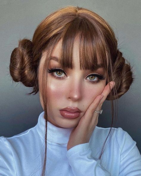 1950s Hairstyles For Long Hair, Princess Leia Cosplay, Star Wars Hair, Star Wars Makeup, Princess Leia Hair, Princess Leia Costume, Disney Princess Makeup, Baby Girl Hairstyles Curly, Vintage Hairstyle