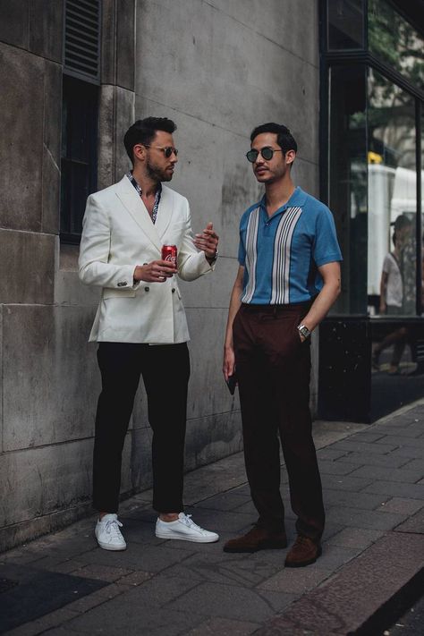 London Mens' Fashion Week Street Style 2019 | British Vogue Modern 70s Fashion, Preppy Street Style, London Mens Fashion, Mens Fashion Week Street Style, Vintage Street Fashion, London Fashion Week Mens, Stylish Mens Fashion, Mens Fashion Week, Street Style Summer