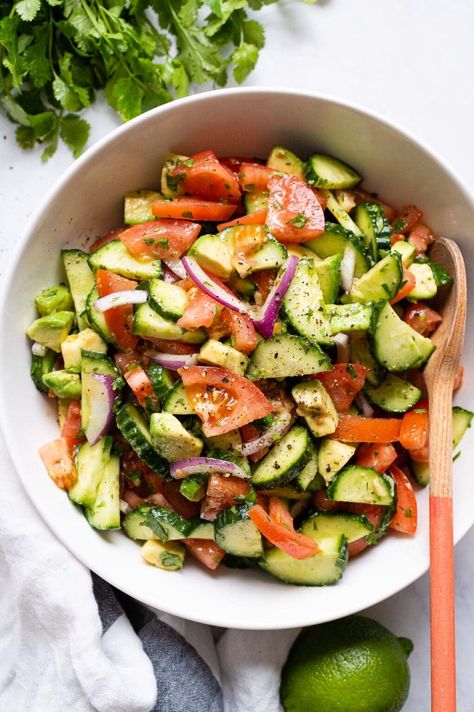 Avocado Corn Salad, Tomato Avocado Salad, Cucumber Tomato Avocado Salad, Fancy Salads, Easy Chicken Marinade, Smoked Salmon Salad, Cucumber Avocado Salad, Corn Avocado Salad, Tomato Avocado