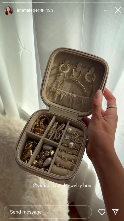 Trendy Jewelry Box, Jewellery Travel Case, Jewelry Box Aesthetic, Jewelry Organizer Travel, Mini Macaron, Travel Jewelry Organizer, Jewelry Organizer Storage, Luxe Jewelry, Travel Jewelry Box