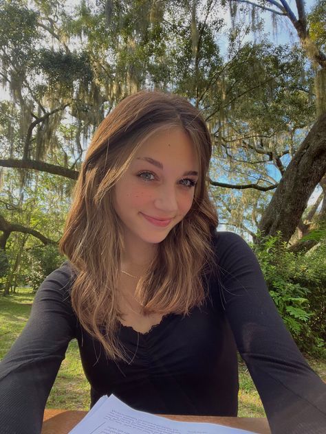 black lace top from shein 🙏🏻 outside studying / picnic ?? Addi Core, Picnic Selfie, Selfies Outside, Selfie Outside, Outdoor Selfie, Black Lace Top, Self Portrait Photography, Black Lace Tops, Book Characters