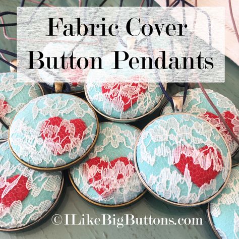 Covered Buttons Diy, Fabric Pendant, Flowers Crochet, Craft Show Displays, Diy Buttons, How To Make Buttons, Bezel Pendant, Disc Pendant, Fabric Covered Button