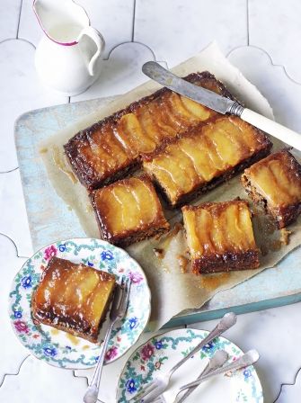 Vegan toffee apple upside-down cake | Jamie Oliver Vegan Toffee, Citrus Desserts, Vegan Apple, Vegan Cakes, Vegan Cake Recipes, Toffee Apple, Cake Vegan, Upside Down Cake, Rosh Hashanah