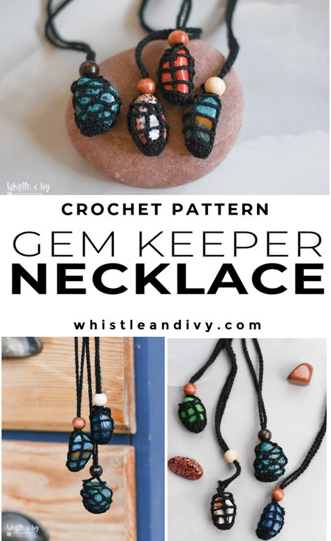 Crochet Necklace Crystal Holder, Crochet Stone Holder, Crochet Soda Tab Crafts, Crochet Gemstone Necklace, Crochet Crystal Pouch Necklace, Crochet Crystal Necklace Pattern, Crochet Stone Necklace, Crochet Pouch Necklace Pattern, Easy Crochet Necklace