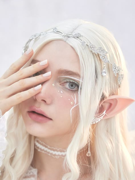 Elven Makeup, Fairy Halloween Makeup, Elven Hairstyles, Ball Makeup, Fairy Cosplay, Rave Makeup, Halloween Makeup Inspiration, Swag Makeup, Queen Makeup