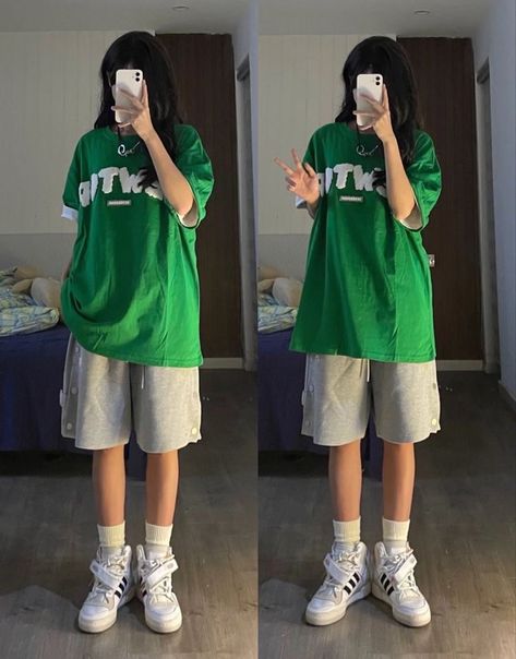 Baggy Clothes Outfit Aesthetic Summer, Baggy Clothes For Summer, Baggy Outfits For Summer, Baggy Fits Summer, Baggy Summer Clothes, Button Up With Jorts, Boyish Summer Outfits, Japanese Baggy Fashion, Baggy Tshirt Outfit Summer