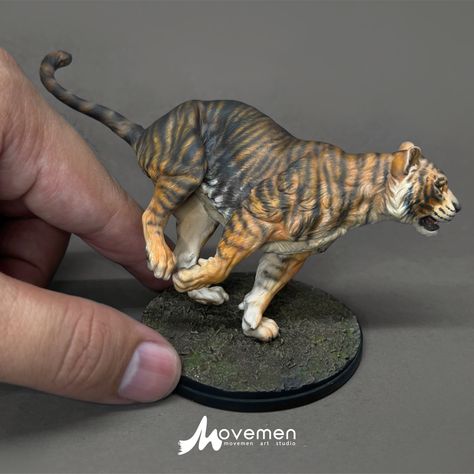 Bengal tiger run Scale. 1:24 Sculpted : @animal_den_miniatures Painted : Movemen art Tiger Sculpture, Sculpture Reference, Anatomy Sculpture, Dnd Miniatures, Bengal Tiger, Model Paint, Durga Goddess, Art Antique, Animal Figurines