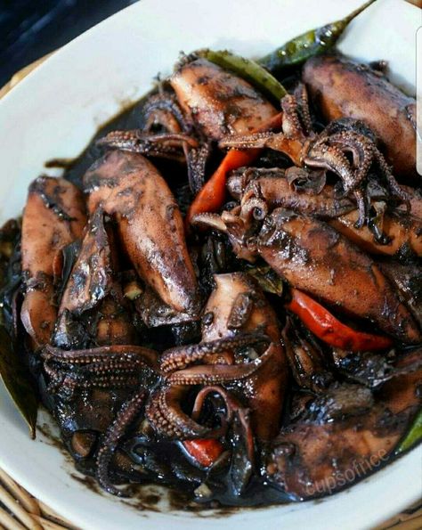 Seafood Mix Recipes, Pusit Recipe, Pilipino Food Recipe, Adobong Pusit, Korean Sweet Potato Noodles, Korean Sweet Potato, Octopus Recipes, Philippines Recipes, Squid Recipes