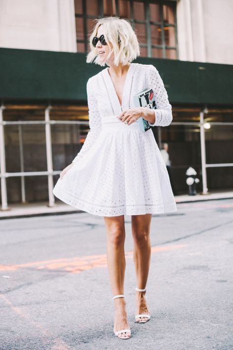 summer-outfit-party-date-night-going-out-eyelet-bell-sleeve-lwd-little-white-dress-via-damsel in dior Áo Blu, White Eyelet Dress, Looks Street Style, Eyelet Dress, Little White Dresses, Inspired Outfits, White Outfits, Looks Style, Mode Inspiration