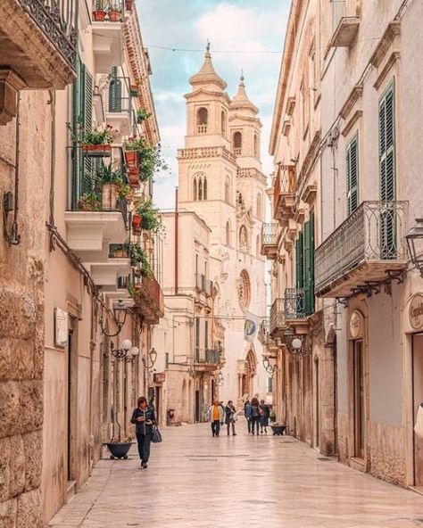 Altamura, Italy Puglia Bari, Lecce Italy, Bari Puglia, Bari Italy, Amalfi Italy, Puglia Italy, Dream Travel Destinations, World Cities, Paradise On Earth