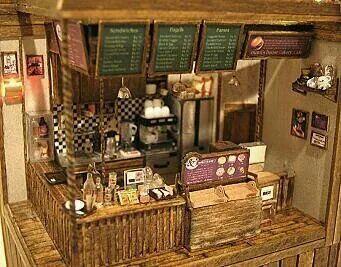 Nunu's house Miniature Cafe, Tiny Objects, Dolls House Shop, Vitrine Miniature, Miniature Bakery, Miniature Rooms, House Miniatures, Miniature Kitchen, Miniature Diy