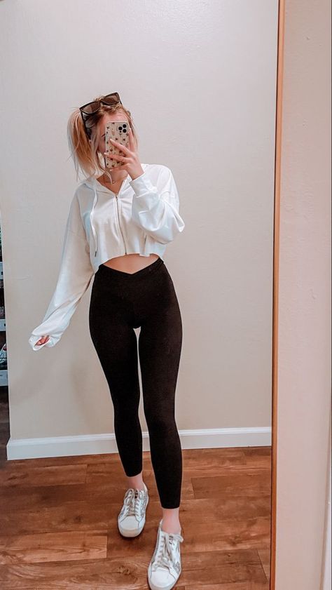 Leggings Cropped Sweater Outfit, Crop Sweater And Leggings Outfit, Cropped Hoodie And Leggings Outfit, Cross Over Leggings Outfit, Leggings With Crop Top Outfits, Leggings Crop Top Outfit, Crop Top And Leggings Outfit, Cropped Leggings Outfit, Spring Outfits Leggings