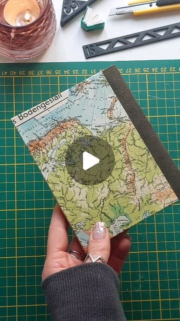 Handmade Notebook Ideas, Book Customization, Mini Book Tutorial, Scrapbook Albums Tutorial, Road Trip Journal, Bookbinding Ideas, Trip Journal, Mini Books Diy, Books Diy