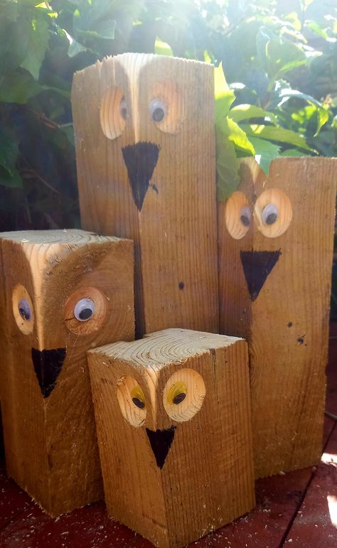 Wood Log Crafts Tree Stumps, Wooden Owls Diy Ideas, Landscape Timber Crafts, Wooden Garden Ornaments, Owl Yard Art, Wooden Owls, Wood Log Crafts, Wood Yard Art, Deco Champetre