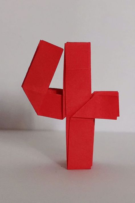 How to make funny and useful origami numbers? The tutorial of making 3d origami number 4. You can use it for decoration, for anniversary. Origami Numbers, Decoration For Anniversary, 3d Numbers, Origami 3d, Useful Origami, Money Origami, 3d Origami, Origami Easy, Number 4