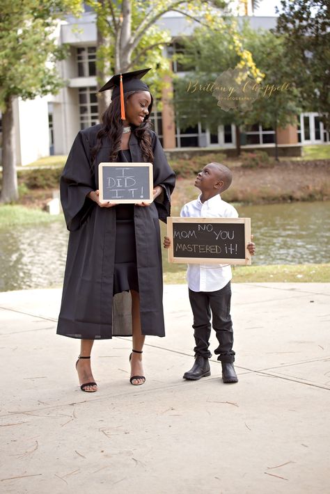 Mom And Son Graduation Pictures, Mom And Son Graduation, Mother Son Graduation Pictures, Mom And Son Graduation Photo Ideas, Mom Graduation Pictures, Parent Graduation Outfit Mom, Mom Graduation Pictures With Kids, Doctorate Photoshoot, Nursing School Graduation Pictures