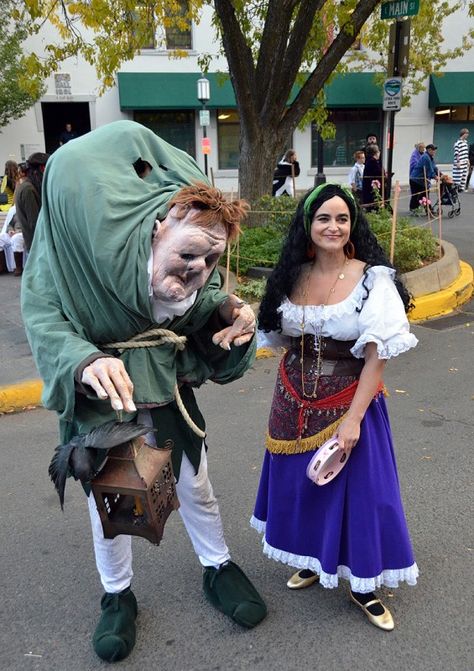 Quasimodo and esmeralda costumes Esmeralda Costume, Universal Monsters, Masks Art, Creature Feature, Art Pens, American Horror, Daily Photo, Notre Dame, Race Cars