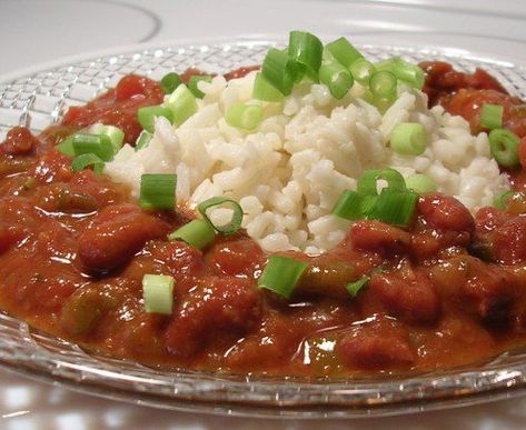 Savory vegetarian red beans and rice, with a smoky kick. Vegetarian Red Beans And Rice Recipe, Red Beans And Rice Recipe Vegetarian, Vegetarian Red Beans And Rice, Adzuki Bean Recipe, Red Rice Recipe, Vegetarian Rice Recipes, Red Beans Recipe, Red Beans And Rice Recipe, Fried Green Tomatoes Recipe