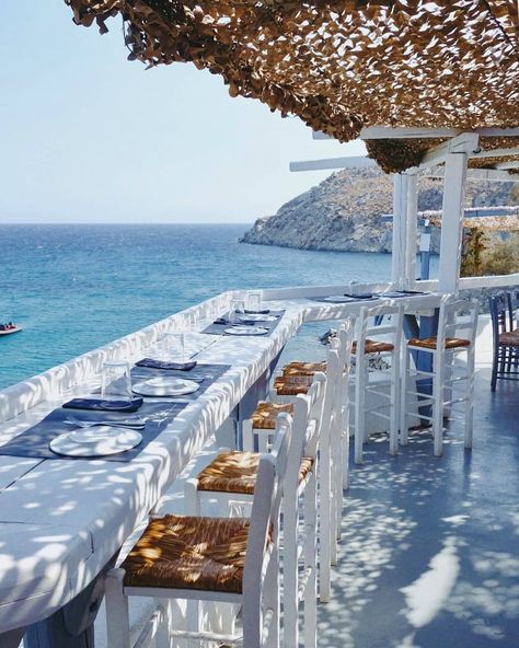 Beach Restaurant Design, Mykonos Restaurant, Greek Cafe, Beach Architecture, Seaside Restaurant, Mykonos Beaches, Hotel Lobby Design, Coastal Dining, Greek Restaurants