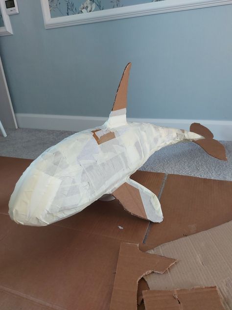 Diy Cardboard Sea Creatures, Crafts With Cardboard, Cardboard Animals, Super Funny Pictures, Sharks Funny, Cardboard Art, Cardboard Paper, Clay Art Projects, Whale Shark