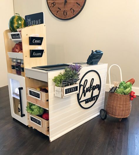 Kids Market Stand, Kids Play Store, Kids Grocery Store, Play Grocery Store, Kids Restaurants, Small Basement Ideas, Kids Market, Diy Playroom, Baby Playroom