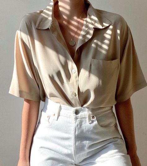 Blouse Button Up, Silk Short Sleeve Blouse, Cotton Button Up, Oversized Short Sleeve Shirt Outfit, Short Sleeve Button Down Outfit For Women, Oversized Short Sleeve Blouse, Oversized Short Sleeve Button Up, White Short Sleeve Button Up Outfit, Tan Button Up Shirt Outfit