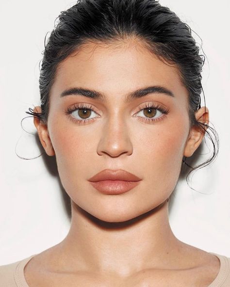 8 spring/summer beauty trends already taking over 2024 | Who What Wear UK Makeup 2024 Natural, Summer 2024 Make Up Trends, Make Up Trends Spring 2024, Makeup Looks 2024 Trends, Kylie Jenner Makeup 2024, Makeup Trends Spring/summer 2024, Current Makeup Trends 2024, Makeup Summer 2024, Summer 2024 Makeup Trends