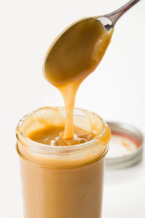 Peanut Butter Recipes Easy, Whiskey Sauce, Whiskey Cream, Butterscotch Sauce, Caramelized Bananas, Toffee Pudding, Good Whiskey, Vegan Peanut Butter, Homemade Peanut Butter