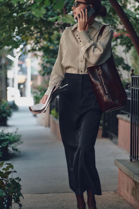 MIDI PENCIL SKIRT Rok Midi, Midi Pencil Skirt, Waistcoat Dress, Midi Skirt Pencil, Dress With Cardigan, Blazer Dress, Skirt Outfits, Kendall Jenner, Color Trends