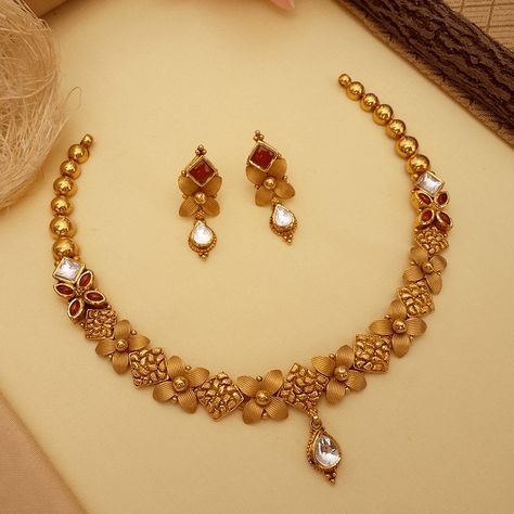 Giriraj Jewellers Official Website - India Online Jewelry Store Simple Gold Sets Indian, 22k Gold Necklace Set Simple, Gold Unique Necklace, Gold Necklace Set With Earrings, 20gms Gold Necklace Designs Latest, 22k Gold Necklace Indian Jewelry, Gold Jewels Design Set, Gold Necklace Set 20 Grams Latest, Gold Jewelry Fashion Necklace Indian