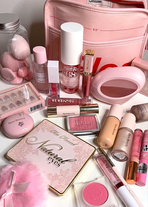 pink makeup, pink makeup aesthetic, aesthetic makeup, girly makeup, too faced, rare beauty, dior beauty, skincare, aesthetic skincare, makeup vanity, sol de janeiro, makeup collection, makeup Pinkish Makeup, Glamour Gals, Girly Makeup, Makeup Bag Essentials, Makeup Package, Pink Cosmetics, Pink Skin, Dior Makeup, Dior Beauty