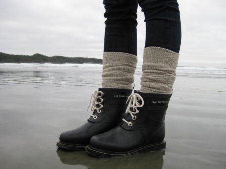 blackcigarette: Rainboots and accessories Short Rain Boots, Green Boots, Ilse Jacobsen, Rubber Boots, Look Chic, Leg Warmers, Fashion Boots, Winter Boot, Me Too Shoes