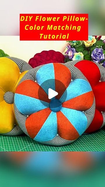 Diy Rose Pillow, Flower Pillow Tutorial, Diy Flower Pillow, Girls Things, Diy Flores, Rose Pillow, Patchwork Pillow, Instagram Diy, Flower Pillow