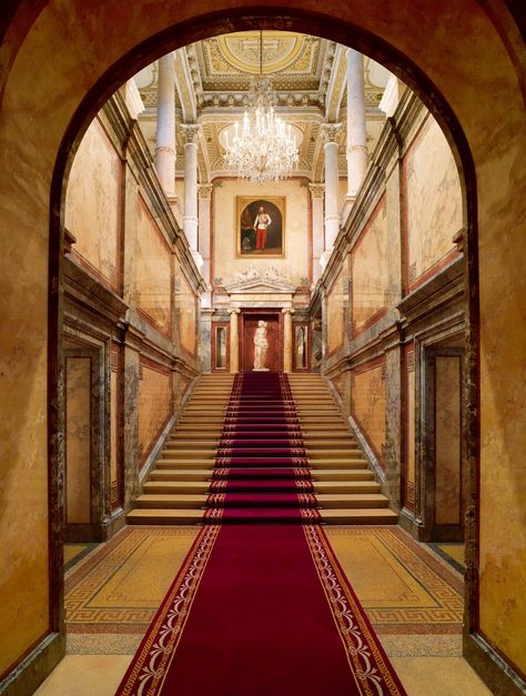 Inside Hotel Imperial's Royal Restoration In Vienna Vienna Guide, Vienna Hotel, Luxury Club, Butler Service, Imperial Hotel, Luxury Collection Hotels, Palace Interior, Visit Austria, Hotel Entrance