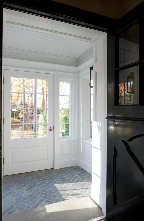 Foyer Ideas Entryway, Farmhouse Mudroom, Herringbone Tile Floors, Entryway Tile, Entry Tile, Foyer Flooring, Porch Tile, Entryway Flooring, Tiled Hallway