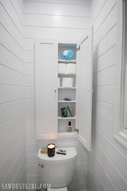 In Wall Toilet, Cabinet Above Toilet, Bathroom 2022, Spanish Bathroom, Bathroom Cupboards, Above Toilet, Mini Bad, Bathroom Improvements, Bathroom Cabinets Designs