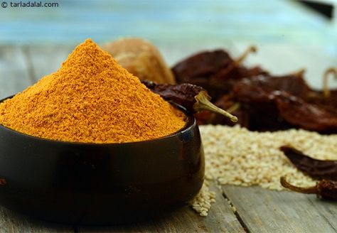 Malaga Podi Milagai Podi Recipe, Curry Leaves Powder, South Indian Curry, Podi Recipe, Indian Curry, South Indian Food, Curry Leaves, Recipe Collection, Malaga