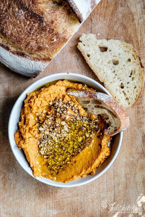 Smoked carrot hummus - by Giulia Scarpaleggia Carrot Hummus, Pepper Hummus, Raw Vegetables, Baking Tray, Red Pepper, Goat Cheese, Breakfast Lunch, Tahini, Tray Bakes