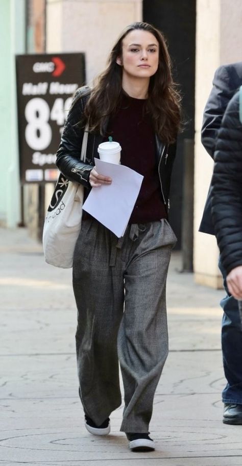 Keira Knightley Street Style Keira Knightley Fashion, Kiera Knightly Street Fashion, Keira Knightley Outfits, Keira Knightley Street Style, Keira Knightley Style, Kiera Knightly, Keira Knightley, Winter 2024, Style Ideas