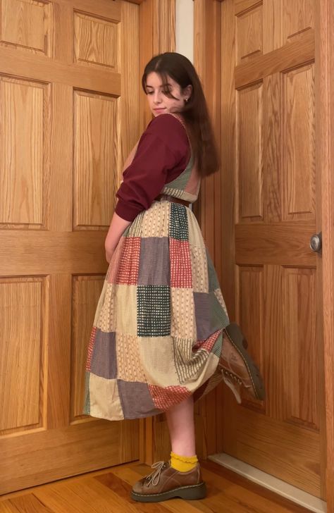 Quirky Fall Outfits, Midsize Cottagecore Outfits, Quirky Teacher Outfits, Grandma Clothes Aesthetic, Grandma Chic Fashion, Grandma Outfit Aesthetic, Grandmacore Aesthetic Outfit, Grandma Aesthetic Outfit, Grandmacore Outfit