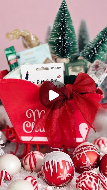 Dollar Store Christmas Gift Baskets, Christmas Baskets Ideas, Dollar Tree Gift Basket Ideas, Dollar Tree Gift Basket, Dollar Tree Gifts, Expensive Gifts, Gift Basket Ideas, Tree Gift, Basket Ideas