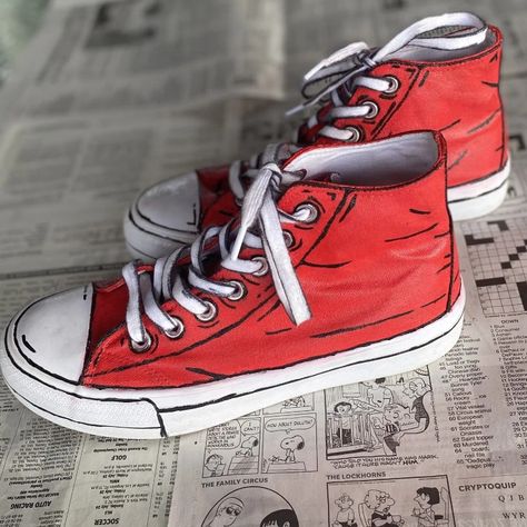 Red Converse Painting Ideas, Spider Man Converse Diy, Cartoon Shoes Diy, Cel Shaded Shoes, Custom Spiderman Shoes, Diy Painted Converse, Painting Converse Ideas, Diy Converse Shoes Paint, Custom Converse Ideas