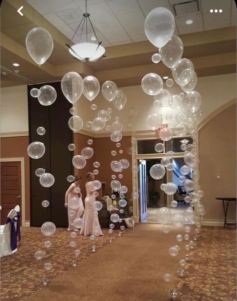 Bubble Balloon Strands, Balloon Strands, Luca Party, Backdrop Garland, Cruise Theme, Underwater Party, Under The Sea Decorations, Ocean Baby Showers, Ocean Birthday Party